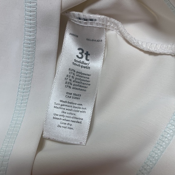 3T (4/$20) Whales Rashguard by Carter’s - Picture 9 of 15